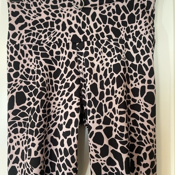 Onzie Giraffe leggings size Small/Medium - Picture 5 of 10